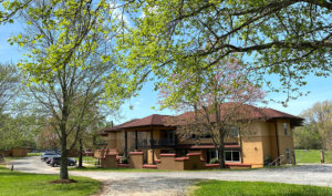 farm lodges in spring